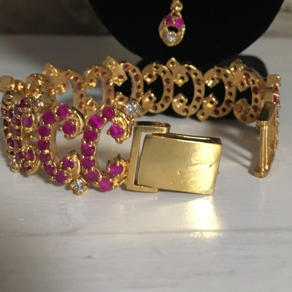 Ruby Rhinestone Statement Necklace Set - Picture 4 of 5